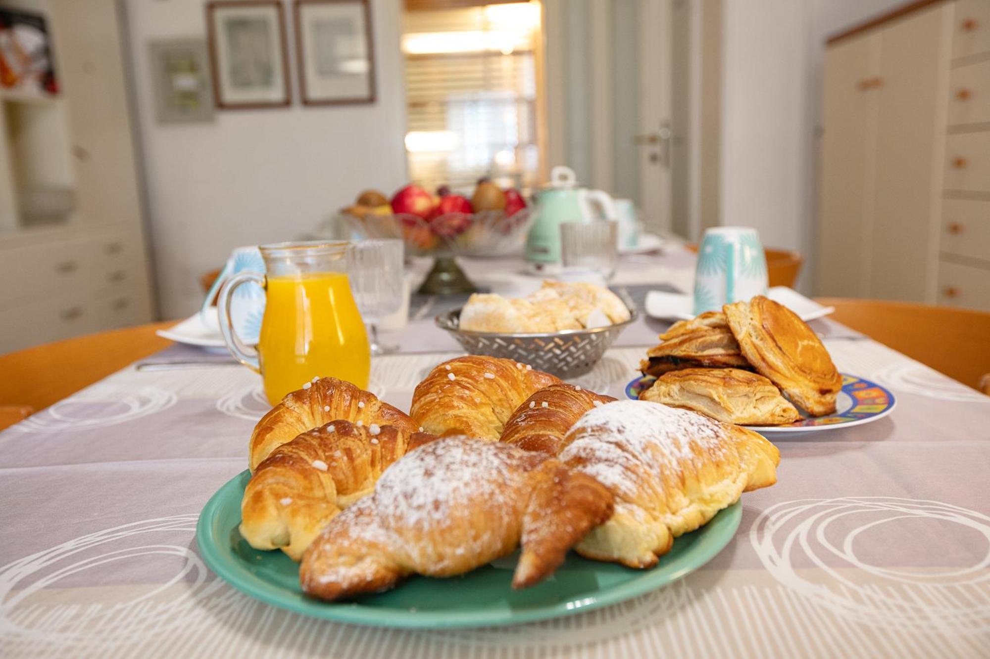 Bed and Breakfast Giardini E Mare Quartu SantʼElena Exterior foto