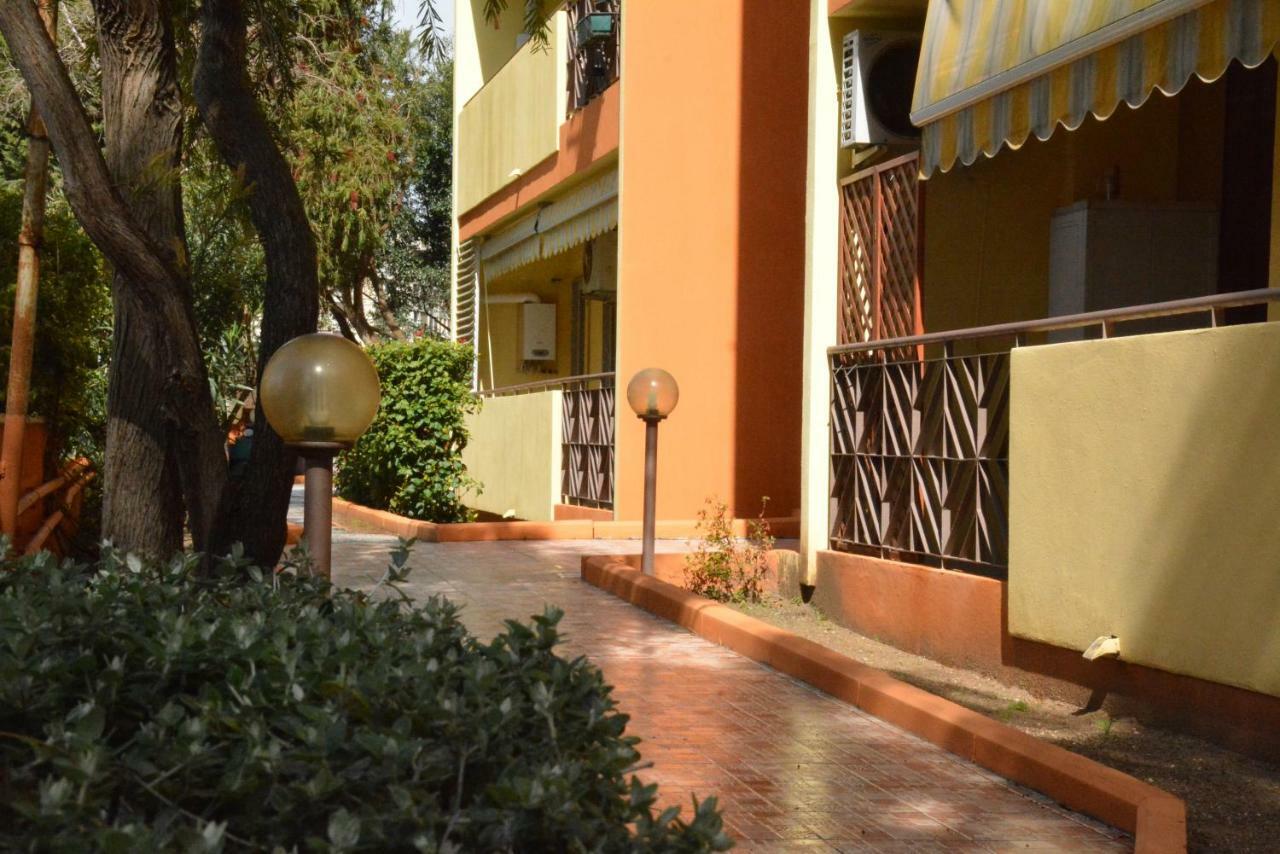 Bed and Breakfast Giardini E Mare Quartu SantʼElena Exterior foto